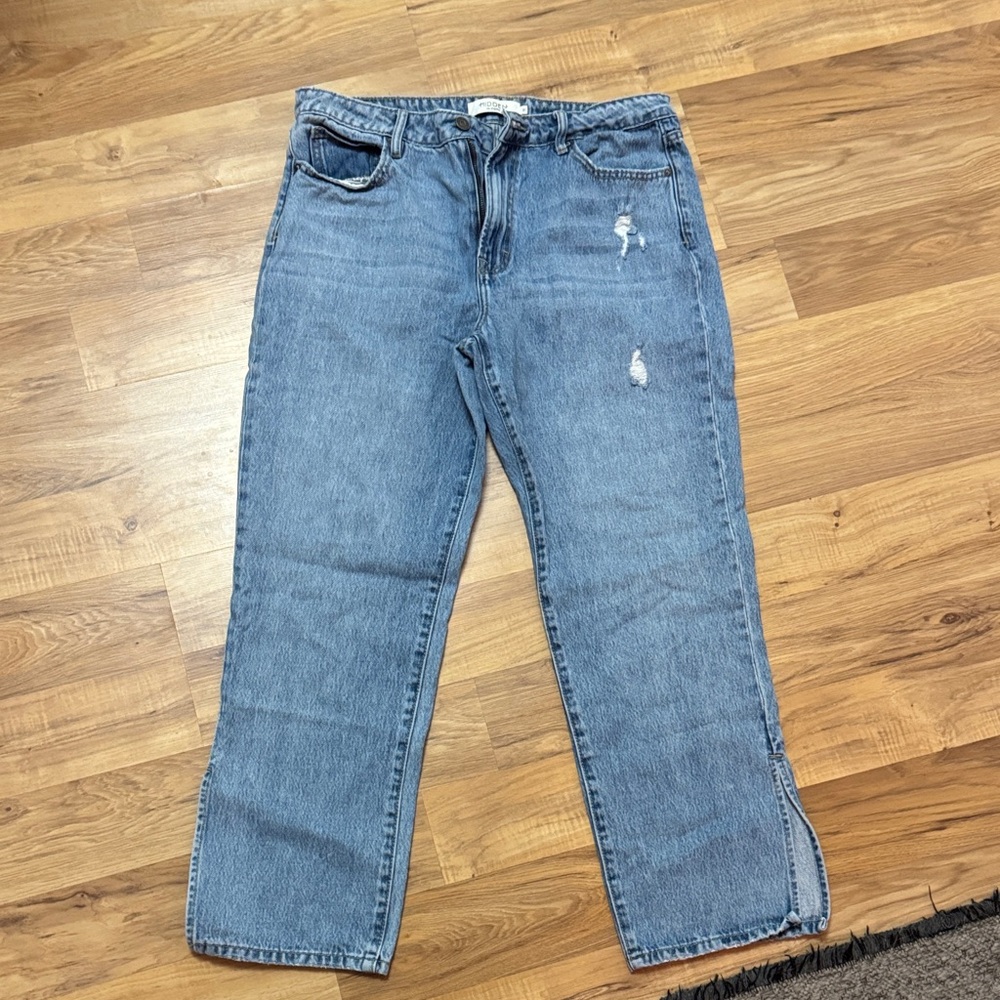 Hidden straight leg jeans with side slit 31